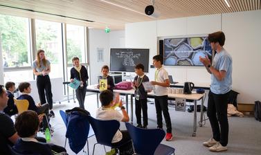 School pupils taking part in the It's Elemental activity at the University of Oxford