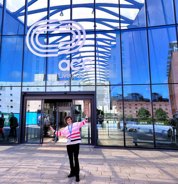 Clare Rees-Zimmerman at the ACC in Liverpool, attending the 2023 UK Colloids Conference where she won the 2023 Katharine Burr Blodgett Award for the best PhD thesis in colloid and interface science