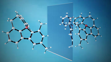 An example of the chiral oxonium ions that the team synthesised, demonstrating its non-superimposability on its mirror image (picture credit: Mihai Popescu)